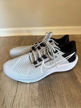Nike | Air Zoom Pegasus 38 Las Vegas Raiders NFL Running Shoes Mens Size 11